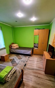 1-кімнатна квартира подобово у Моршині