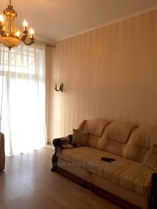 Rent an apartment, Building of the old city, Chornovola-V-prosp, Lviv, Shevchenkivskiy district, id 5068867