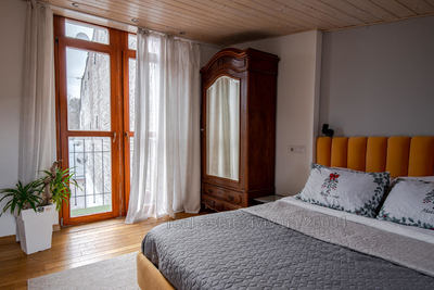 Rent an apartment, Building of the old city, Glibova-L-vul, Lviv, Galickiy district, id 4863422