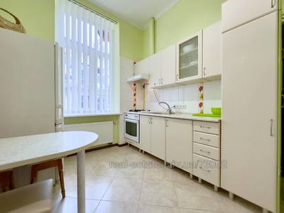 Rent an apartment, Austrian, Svyatogo-Teodora-pl, Lviv, Galickiy district, id 4744227