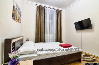 Rent an apartment, Svyatogo-Teodora-pl, Lviv, Galickiy district, id 4912015