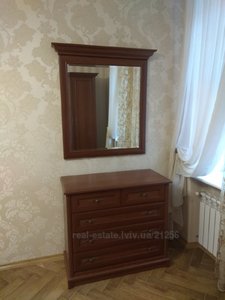 Rent an apartment, Building of the old city, Chornovola-V-prosp, Lviv, Galickiy district, id 4655031