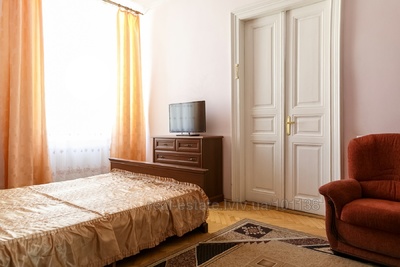 Rent an apartment, Austrian, Zamarstinivska-vul, 3, Lviv, Galickiy district, id 4894440