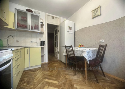 Buy an apartment, Building of the old city, Naukova-vul, Lviv, Frankivskiy district, id 4775489