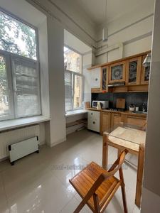 Rent an apartment, Austrian, Doroshenka-P-vul, Lviv, Galickiy district, id 4723849