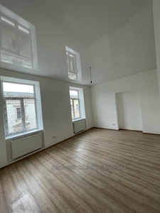 Buy an apartment, Building of the old city, Knyazya-Romana-vul, Lviv, Galickiy district, id 4741054