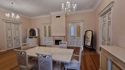 Buy an apartment, Building of the old city, Knyazya-Romana-vul, Lviv, Galickiy district, id 4950001