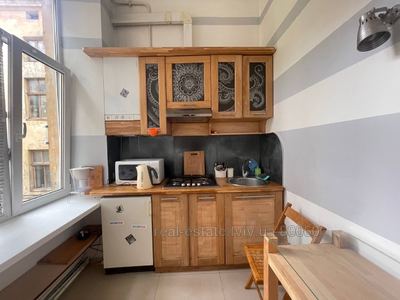 Rent an apartment, Austrian, Doroshenka-P-vul, Lviv, Galickiy district, id 4726910
