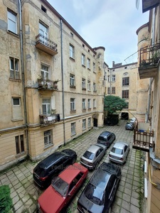 Buy an apartment, Austrian, Doroshenka-P-vul, Lviv, Galickiy district, id 4743558