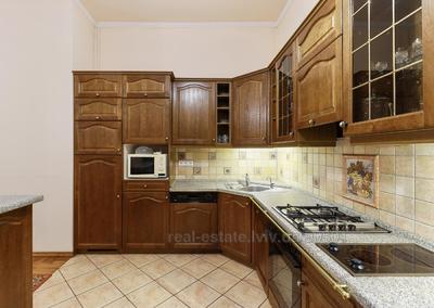 Rent an apartment, Austrian, Geroiv-Maidanu-vul, Lviv, Frankivskiy district, id 4719196