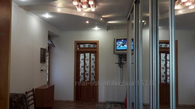 Buy an apartment, Building of the old city, Chornovola-V-prosp, Lviv, Galickiy district, id 4729001
