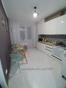 Rent an apartment, Building of the old city, Zhasminova-vul, Lviv, Galickiy district, id 4475474