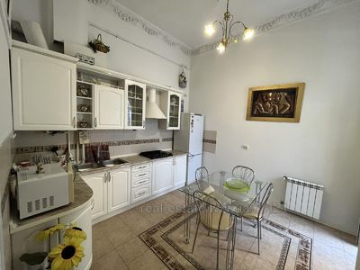 Rent an apartment, Austrian luxury, Slovackogo-Yu-vul, Lviv, Galickiy district, id 5022142