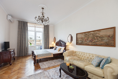 Rent an apartment, Austrian luxury, Knyazya-Romana-vul, Lviv, Galickiy district, id 5104897