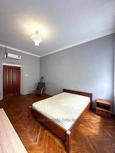 Rent an apartment, Building of the old city, Balabana-M-vul, Lviv, Galickiy district, id 4699445