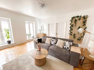 Rent an apartment, Building of the old city, Svobodi-prosp, Lviv, Galickiy district, id 4646140