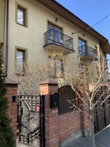 Buy a house, Poperechna-vul, Lviv, Frankivskiy district, id 4950999