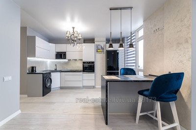 Rent an apartment, Khmelnickogo-B-vul, Lviv, Shevchenkivskiy district, id 4944052