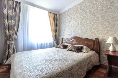 Buy an apartment, Building of the old city, Fedorova-I-vul, Lviv, Galickiy district, id 4902837