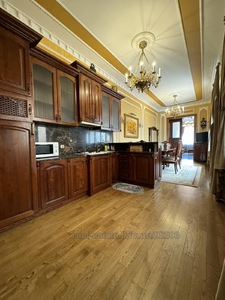 Rent an apartment, Austrian, Rinok-pl, Lviv, Galickiy district, id 4628813