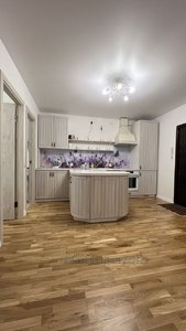 Rent an apartment, Mickevicha-A-pl, Lviv, Galickiy district, id 4716980
