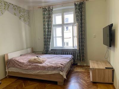 Rent an apartment, Building of the old city, Rinok-pl, 45, Lviv, Galickiy district, id 4666524