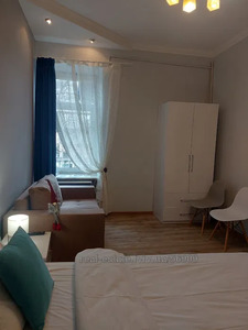 Rent an apartment, Building of the old city, Pid-Dubom-vul, Lviv, Galickiy district, id 4832834