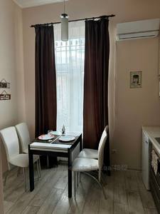 Rent an apartment, Building of the old city, Kulisha-P-vul, Lviv, Shevchenkivskiy district, id 5076127