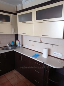 Rent an apartment, Brezhnyevka, Lichakivska-vul, Lviv, Lichakivskiy district, id 4721828