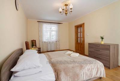 Rent an apartment, Austrian, Doroshenka-P-vul, Lviv, Galickiy district, id 5005318