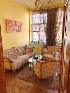 Rent an apartment, Building of the old city, Bryullova-K-vul, Lviv, Frankivskiy district, id 4643145