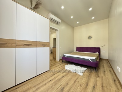 Rent an apartment, Austrian, Shpitalna-vul, Lviv, Galickiy district, id 4824265