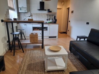 Rent an apartment, Austrian luxury, Fedorova-I-vul, Lviv, Galickiy district, id 4691789