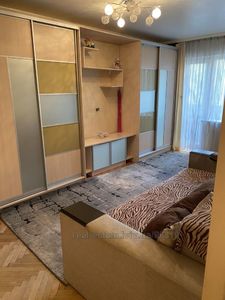 Rent an apartment, Hruschovka, Tarnavskogo-M-gen-vul, Lviv, Lichakivskiy district, id 4502997