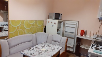 Rent an apartment, Building of the old city, Kulisha-P-vul, Lviv, Galickiy district, id 4787773