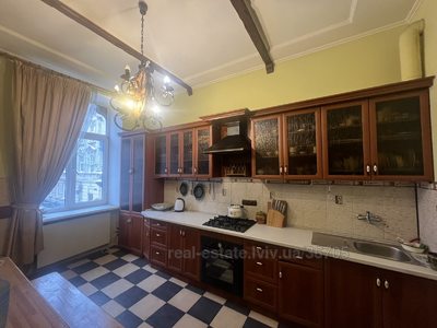 Rent an apartment, Building of the old city, Pekarska-vul, Lviv, Lichakivskiy district, id 5111046