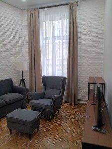 Rent an apartment, Building of the old city, Sheptickikh-vul, Lviv, Galickiy district, id 4705727