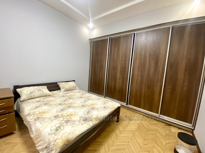 Rent an apartment, Austrian, Ogiyenka-I-vul, Lviv, Galickiy district, id 4825408