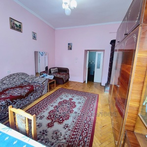 Buy an apartment, Building of the old city, Shpitalna-vul, Lviv, Galickiy district, id 4703812