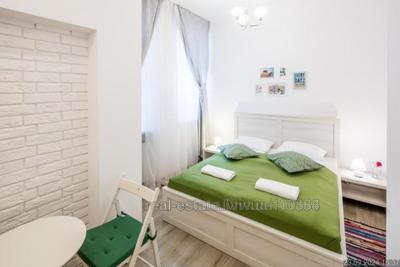 Rent an apartment, Building of the old city, Rinok-pl, 1, Lviv, Galickiy district, id 4828320