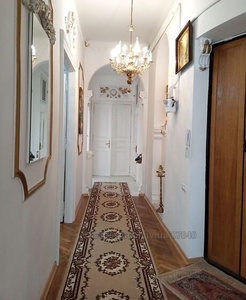 Rent an apartment, Building of the old city, Slovackogo-Yu-vul, Lviv, Galickiy district, id 4742941