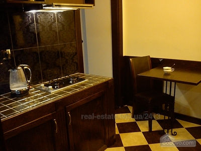 Rent an apartment, Building of the old city, Rinok-pl, Lviv, Galickiy district, id 4686812