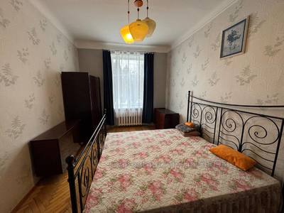 Rent an apartment, Stalinka, Geroiv-Maidanu-vul, Lviv, Frankivskiy district, id 5152540