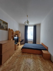 Rent an apartment, Building of the old city, Smal-Stockogo-S-vul, Lviv, Galickiy district, id 4810232